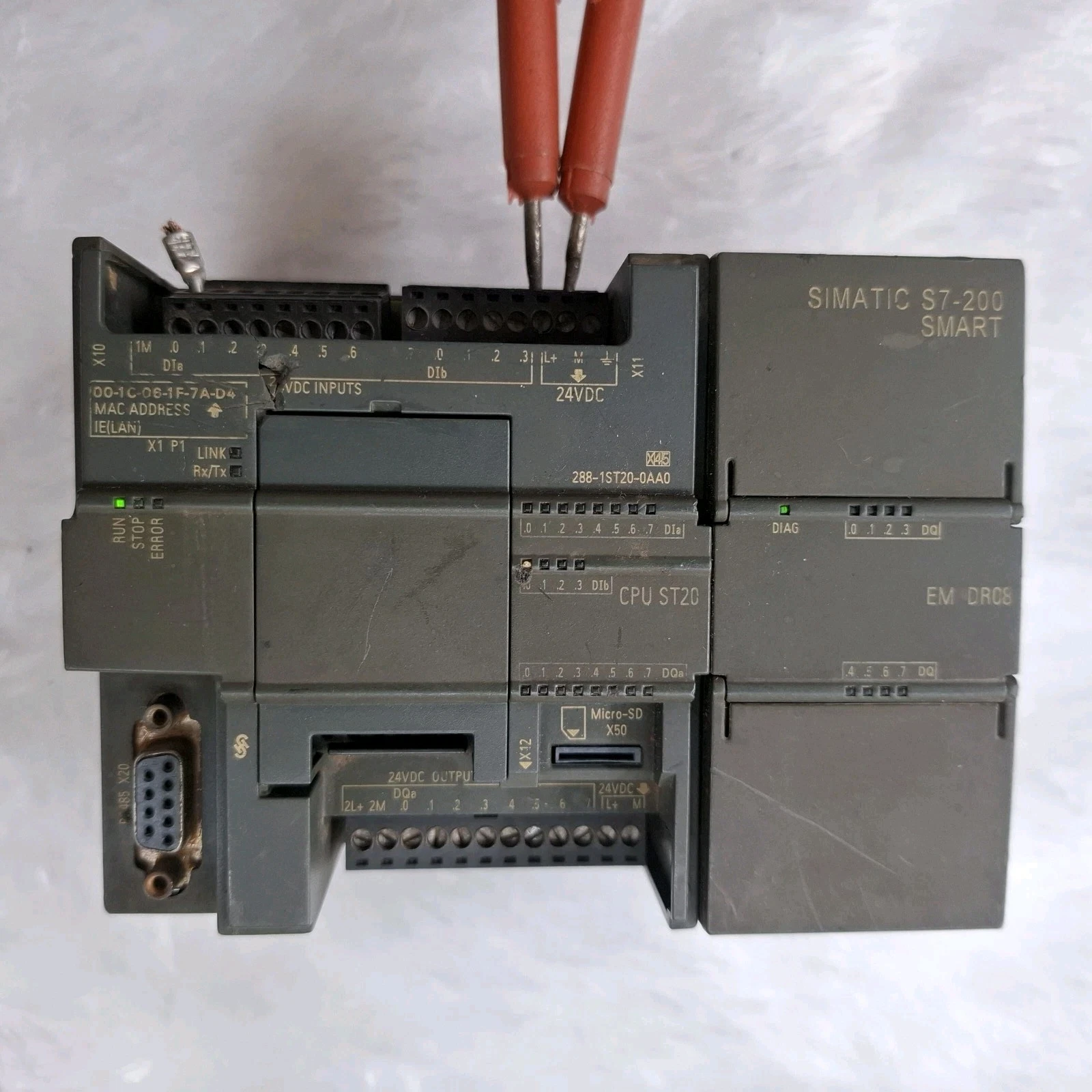 USED COSMETIC DAMAGED SIEMENS SIMATIC S7-200 CPU ST20 WITH EM DR08 MODULE